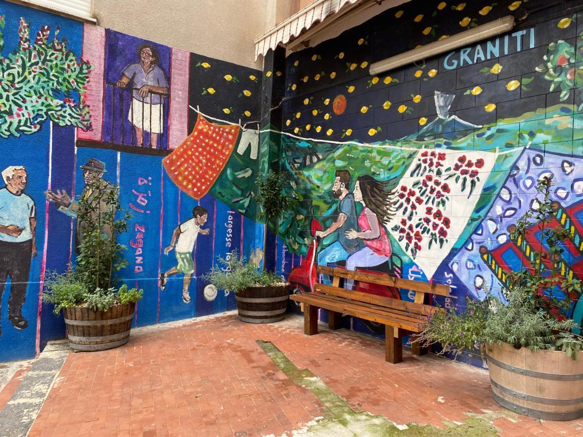 "The Gole Of Alcantara Living In The Dream'S Room" Graniti Kültér fotó